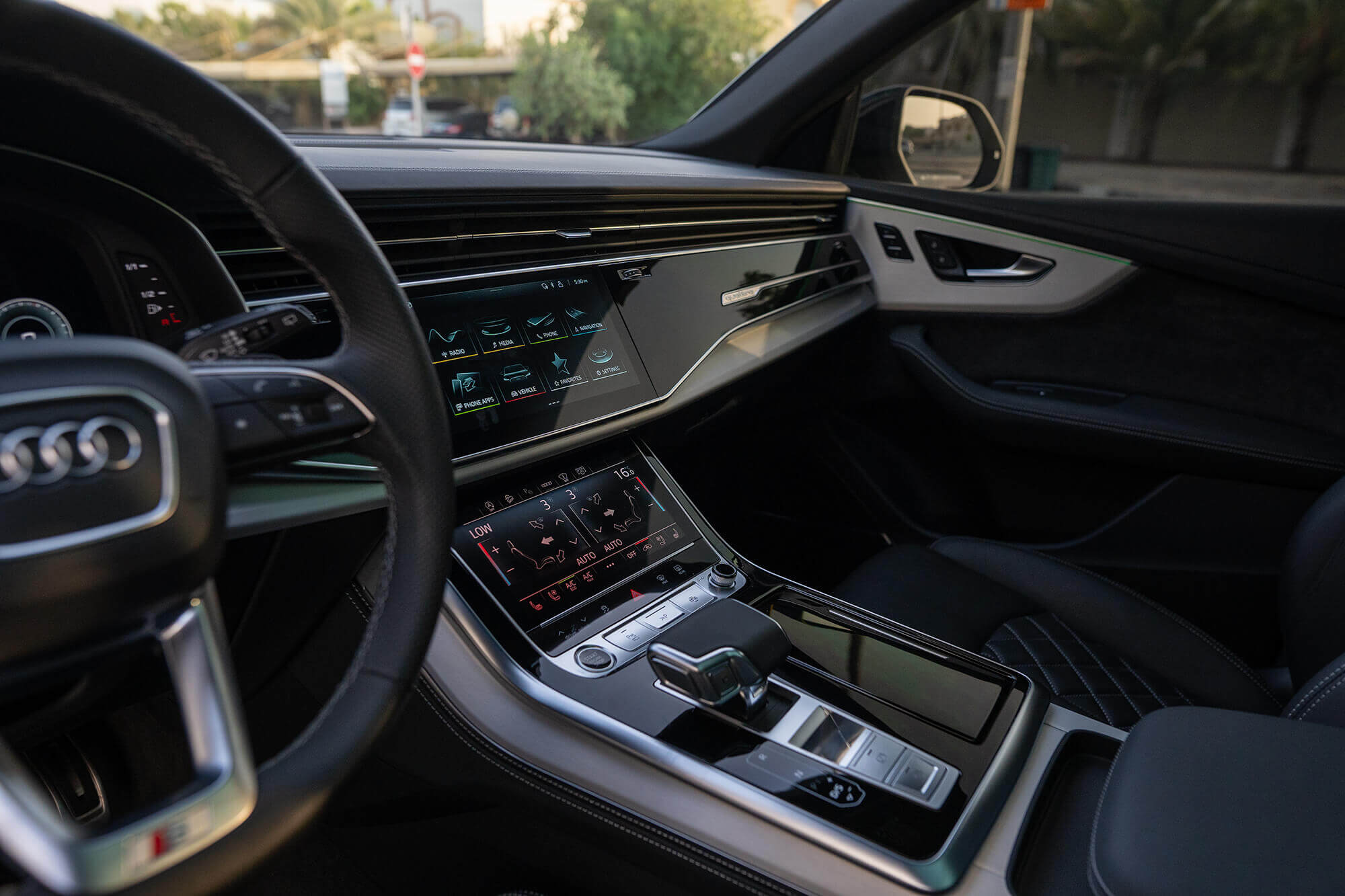 Audi Q8 White