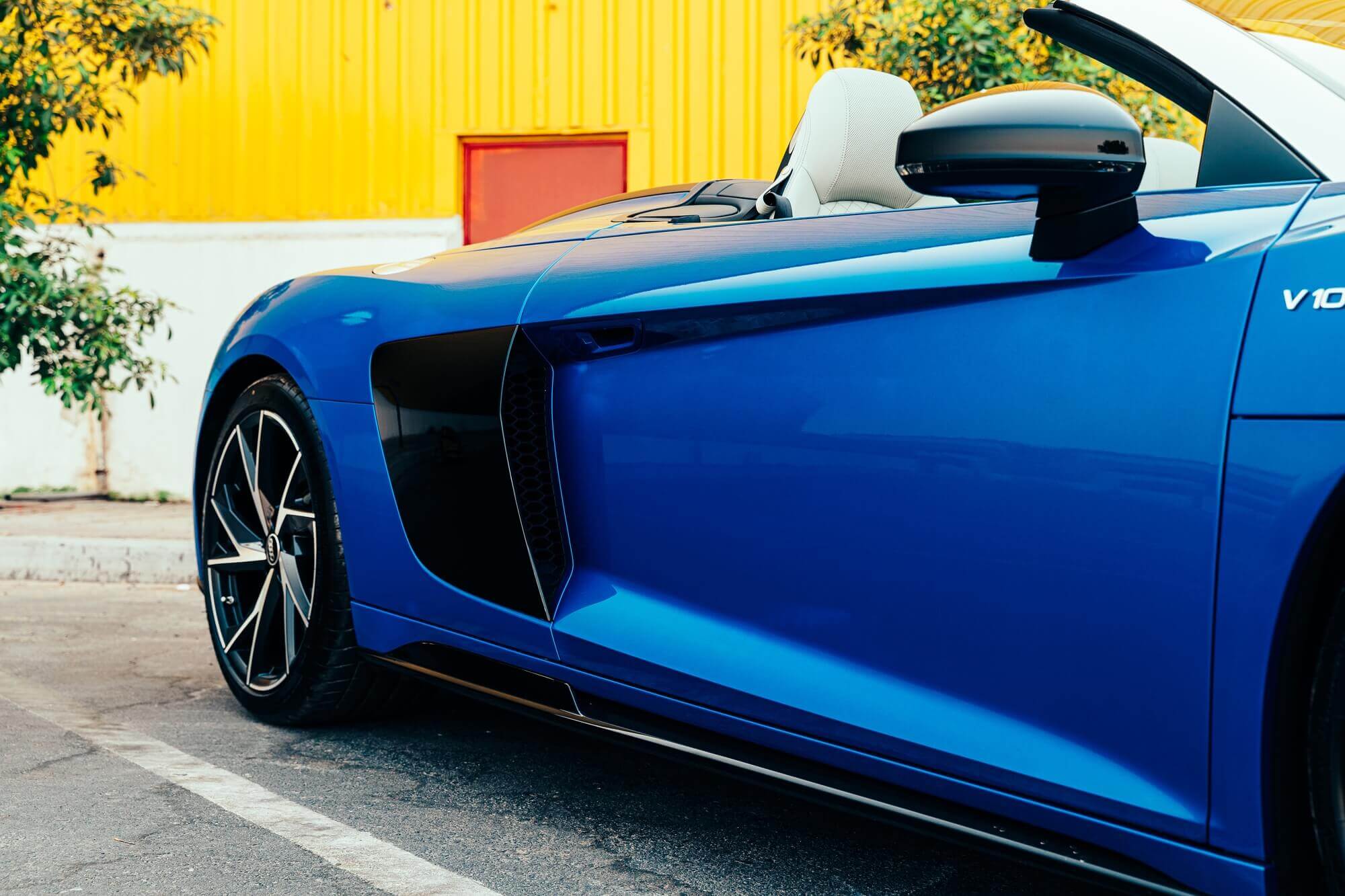 Audi R8 Spyder Blue