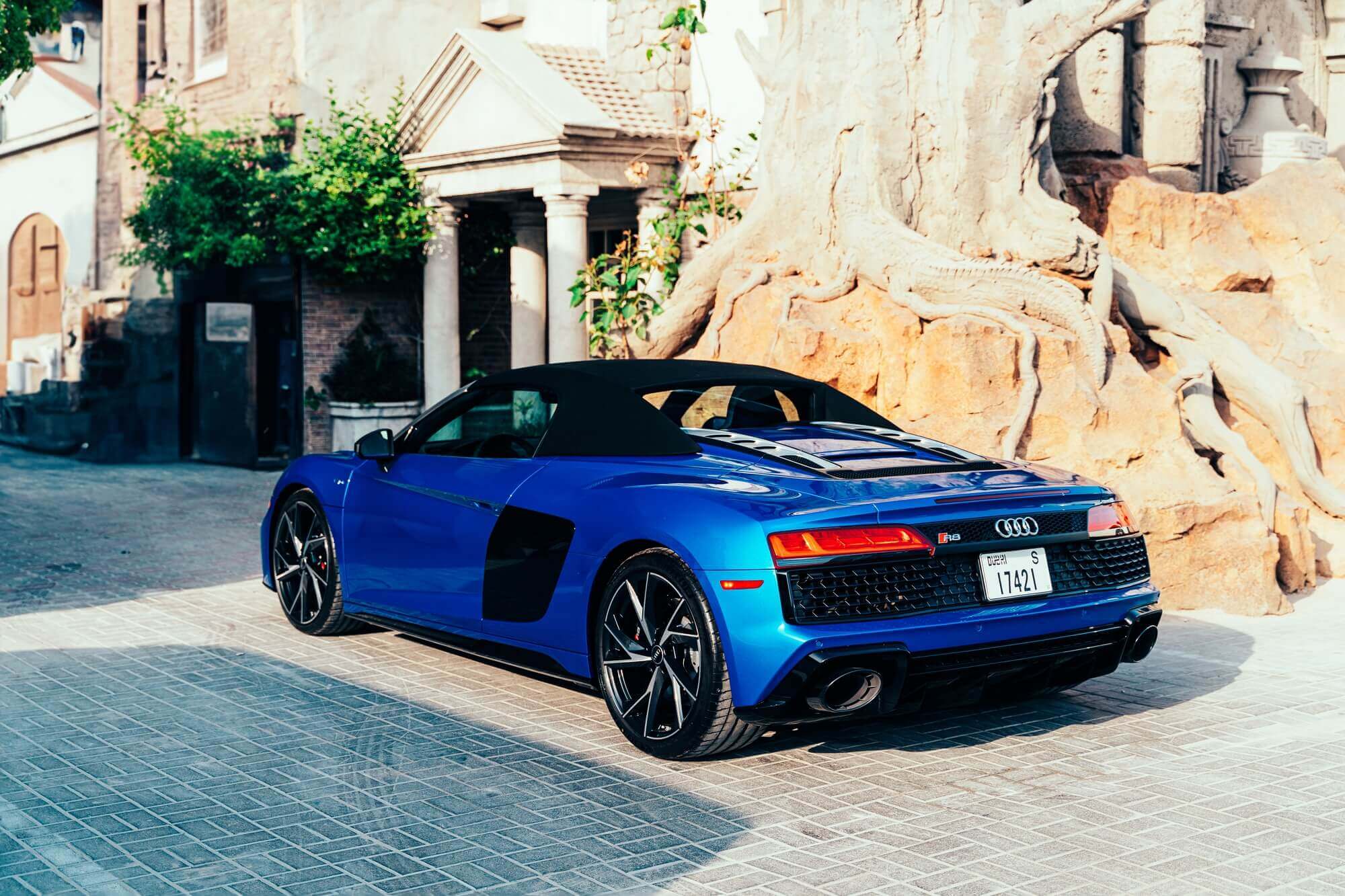 Audi R8 Spyder Blue