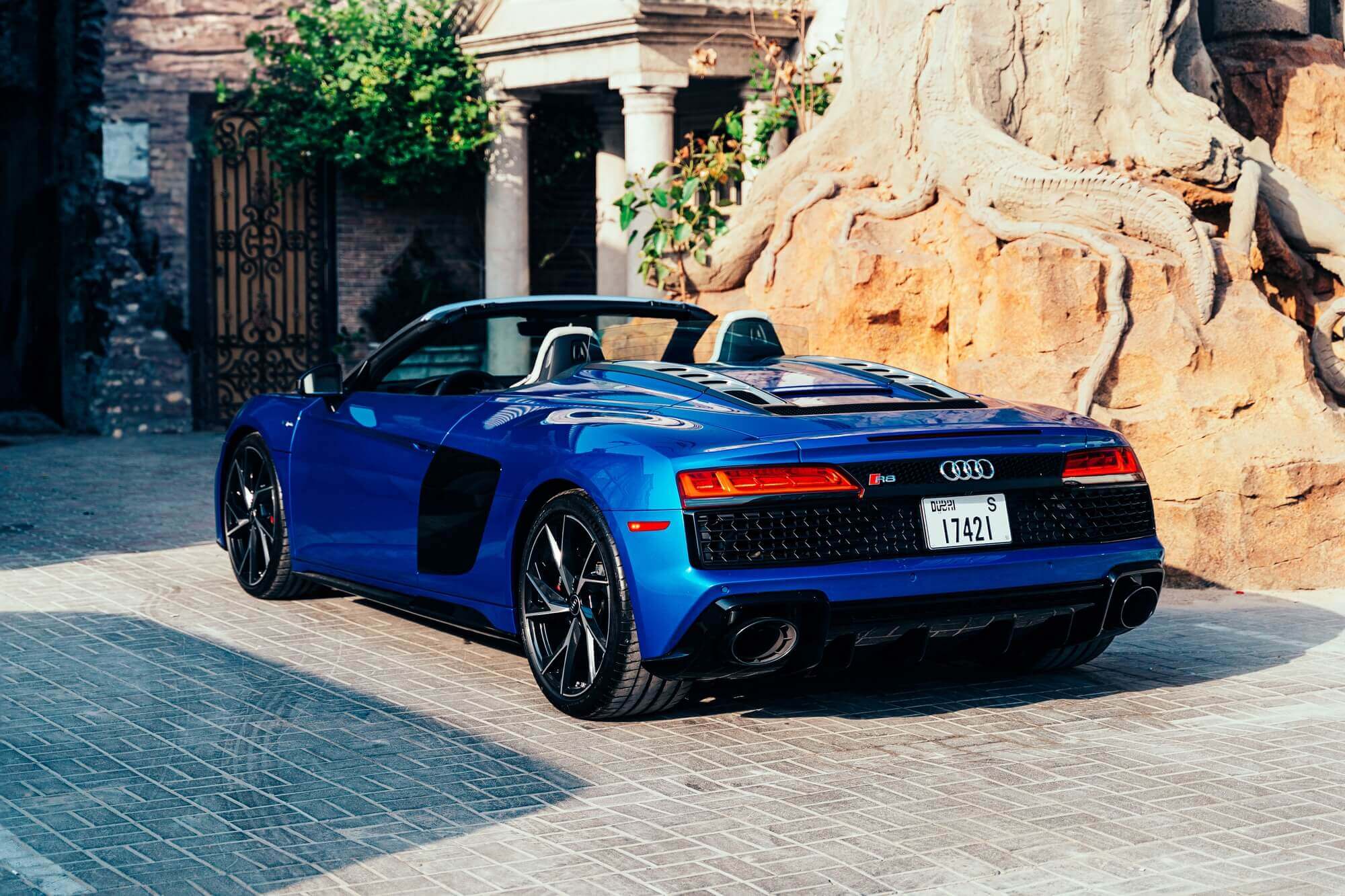 Audi R8 Spyder Blue