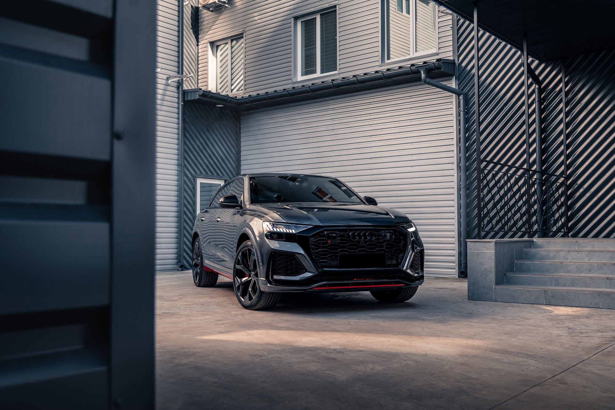 Audi RSQ8 Grey