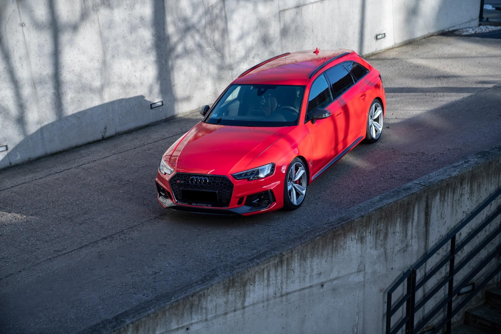 Audi RS4 Red