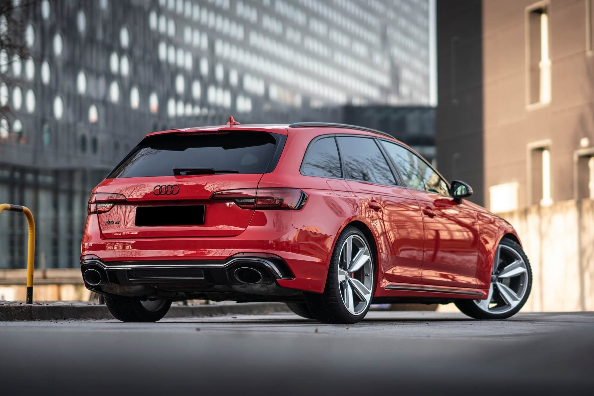 Audi RS4 Red