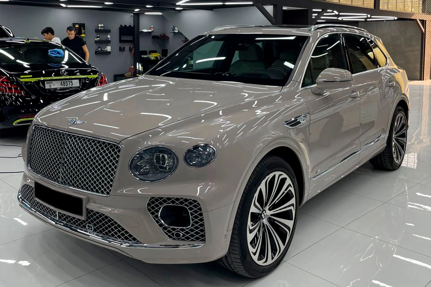 Bentley Bentayga Beige