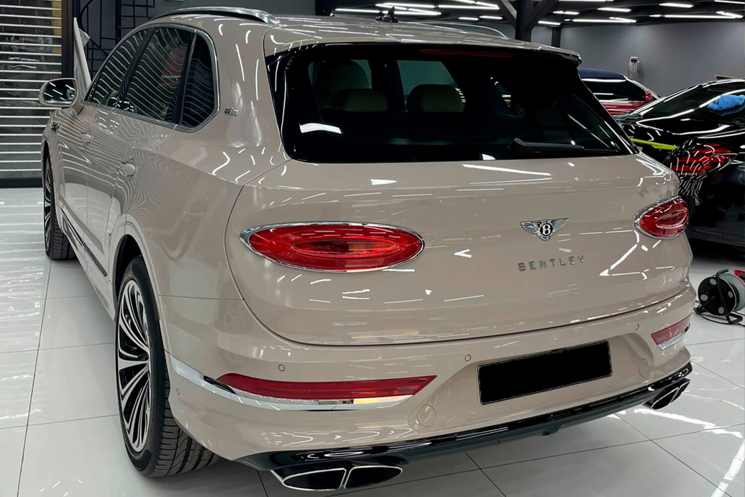 Bentley Bentayga Beige