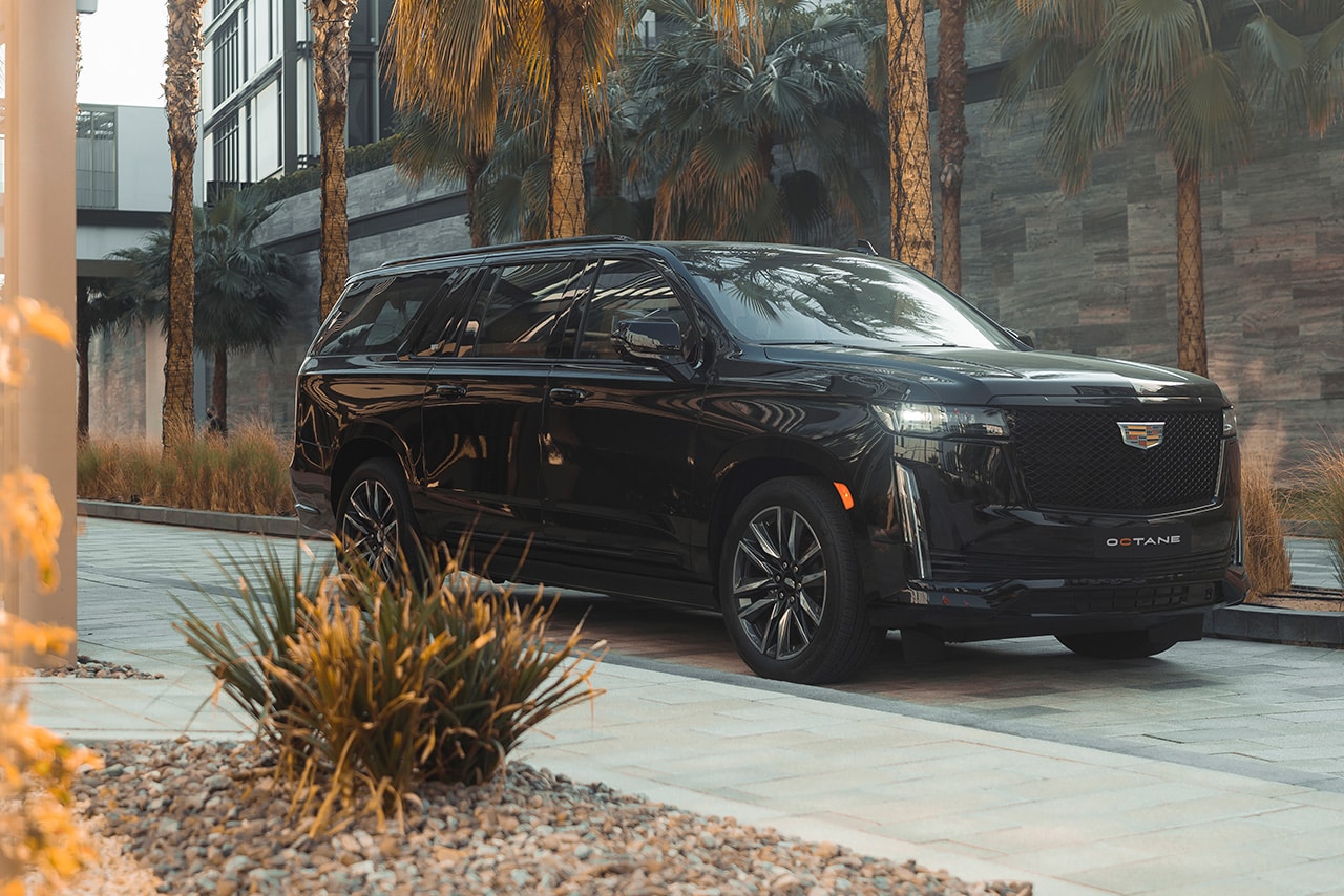 Cadillac Escalade ESV (Black)