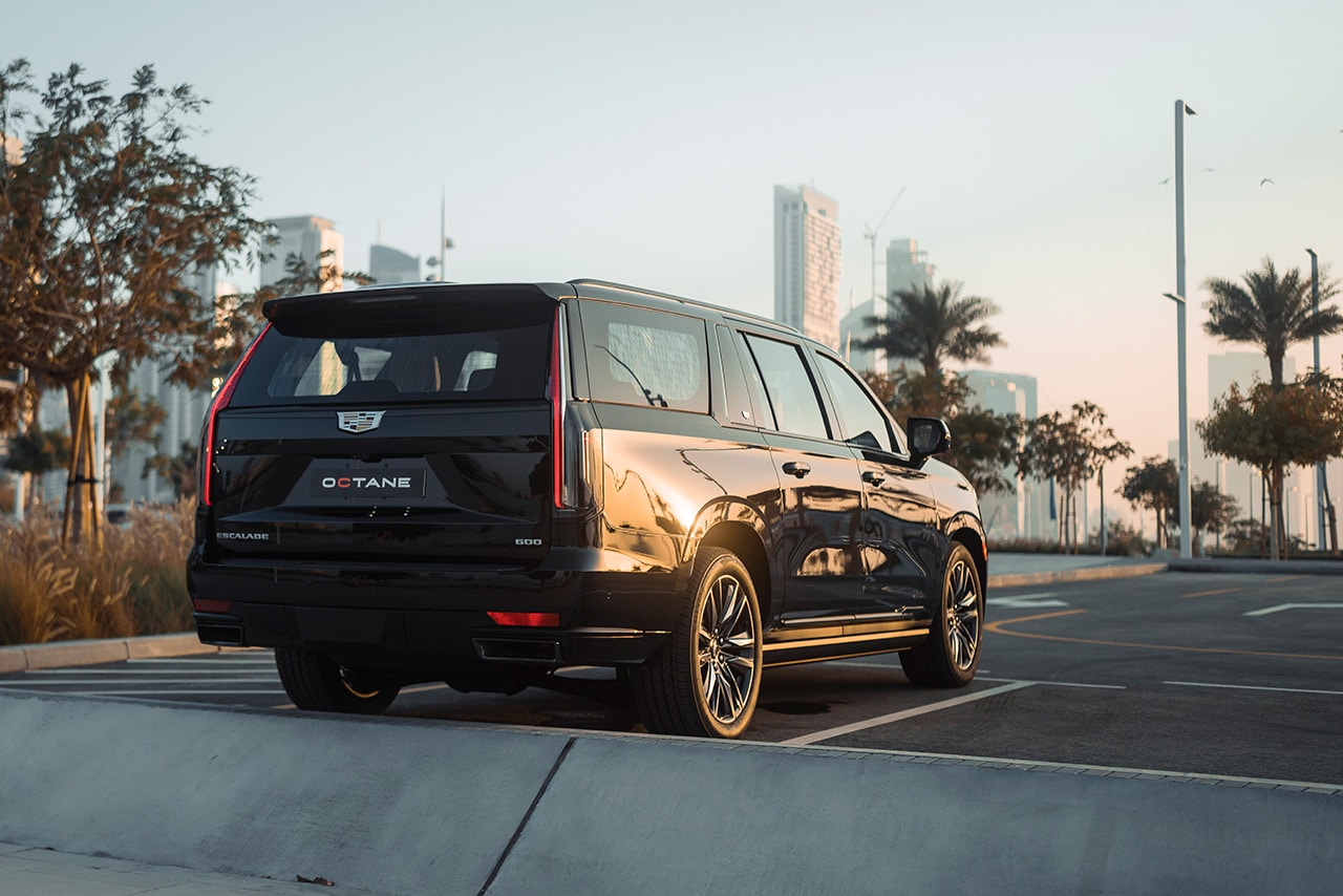 Cadillac Escalade ESV (Black)