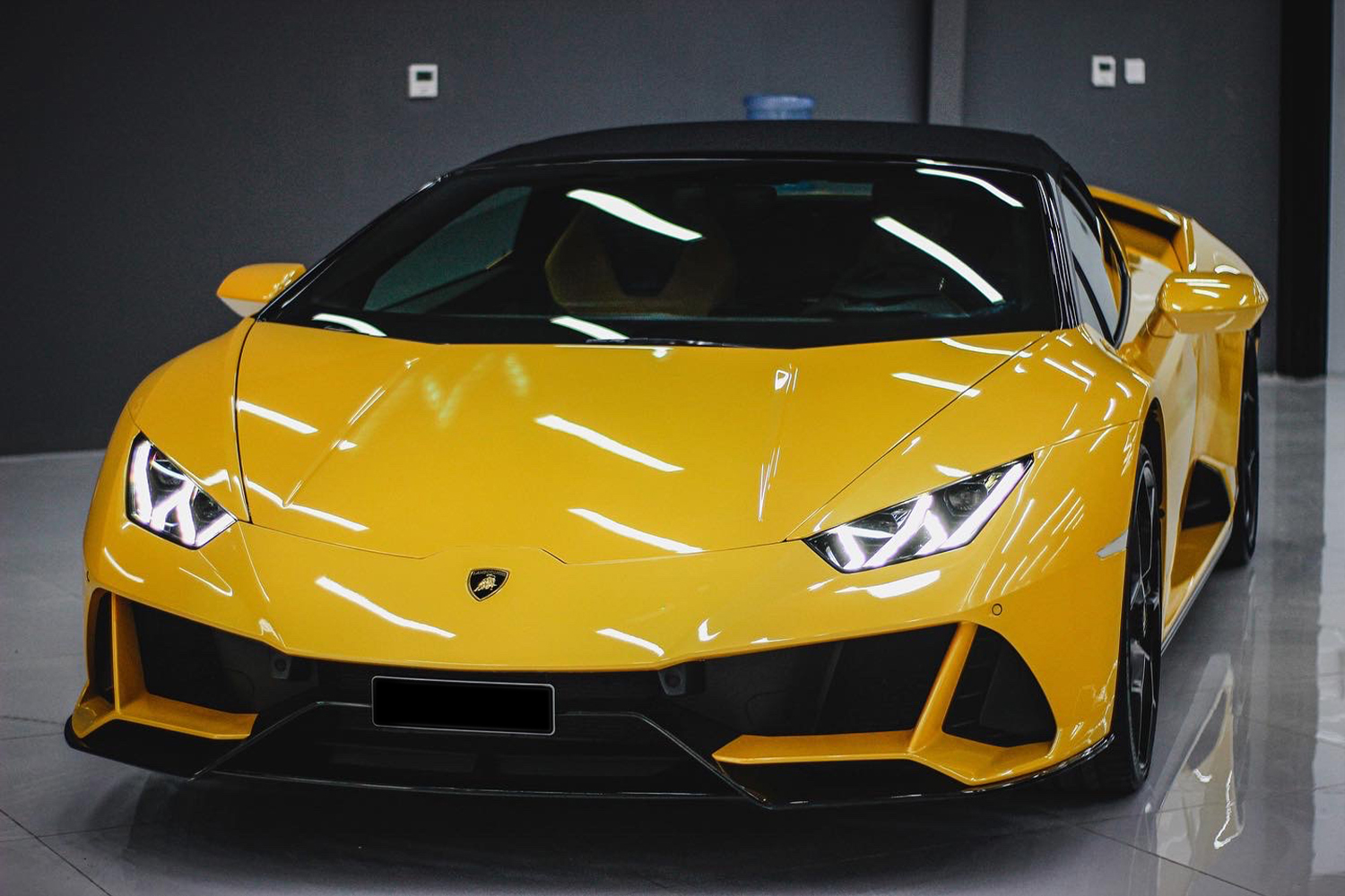 Lamborghini Huracan EVO Spyder Yellow