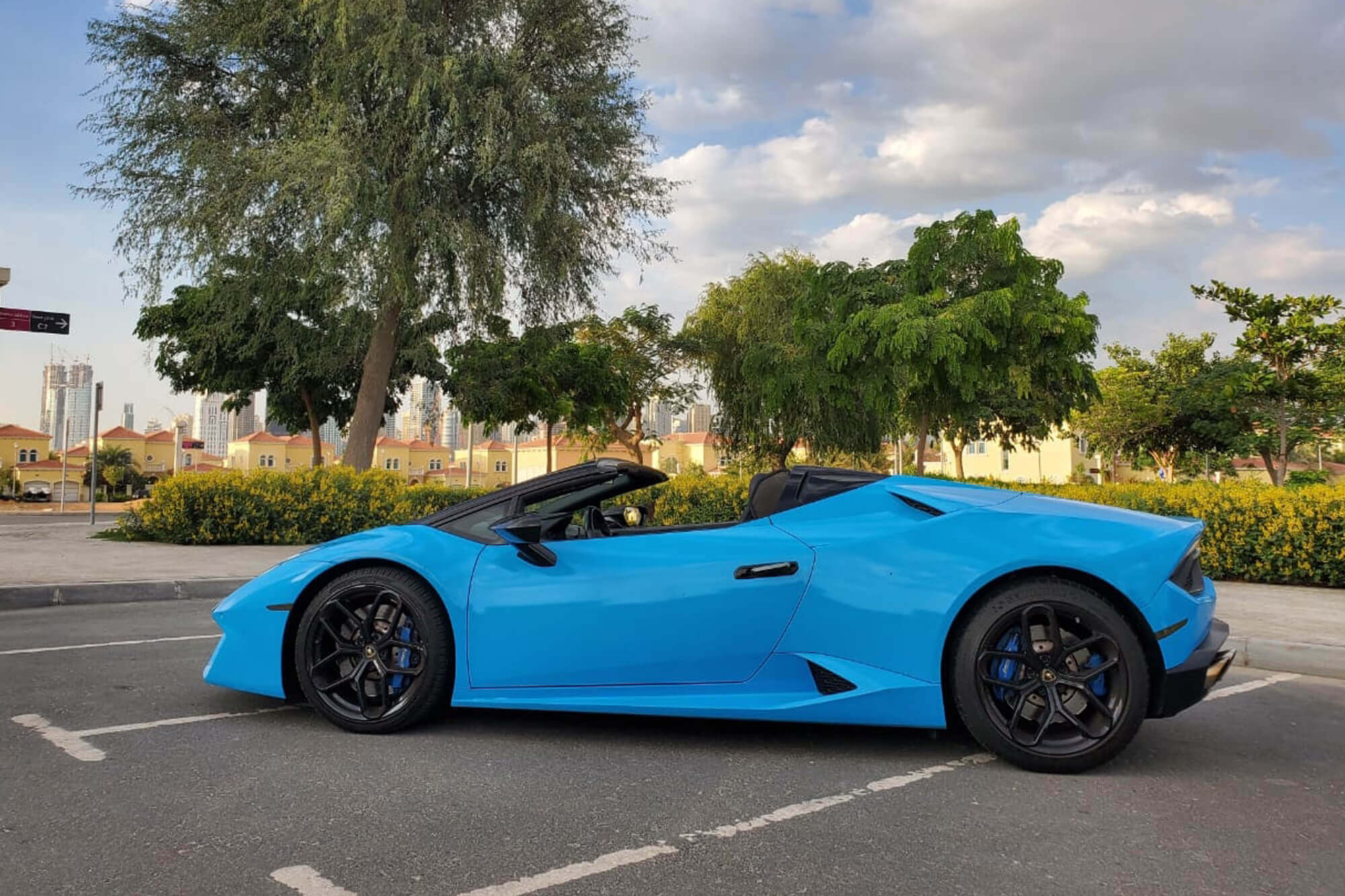 Lamborghini Huracan Spyder Blue