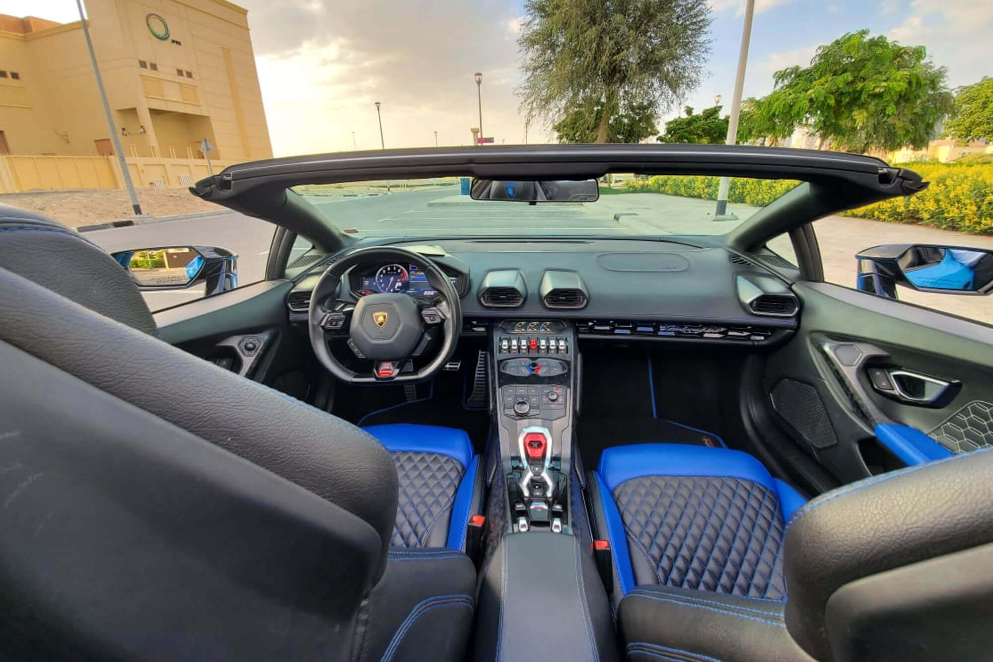 Lamborghini Huracan Spyder Blue