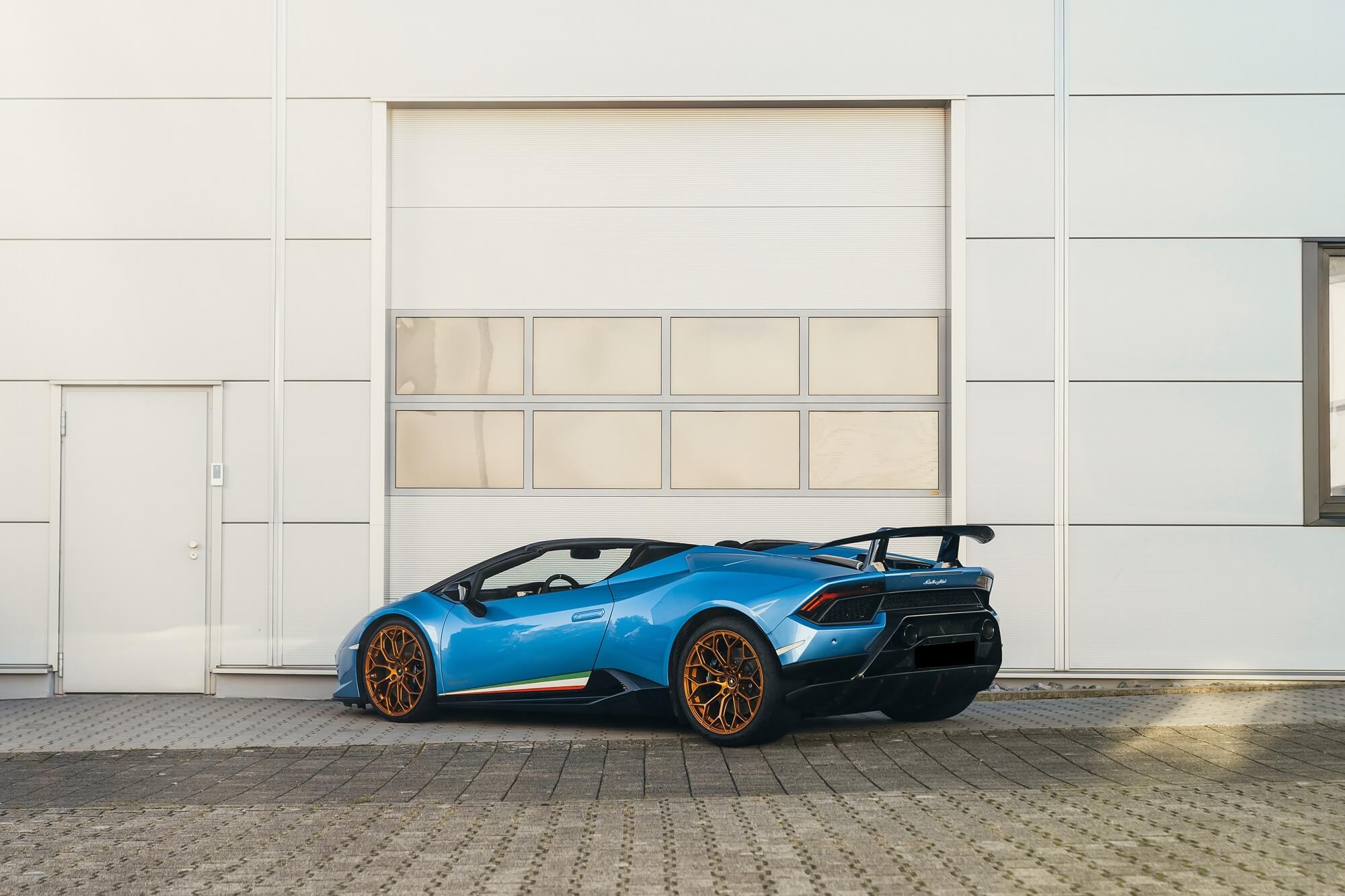 Lamborghini Huracan performante spyder Blue