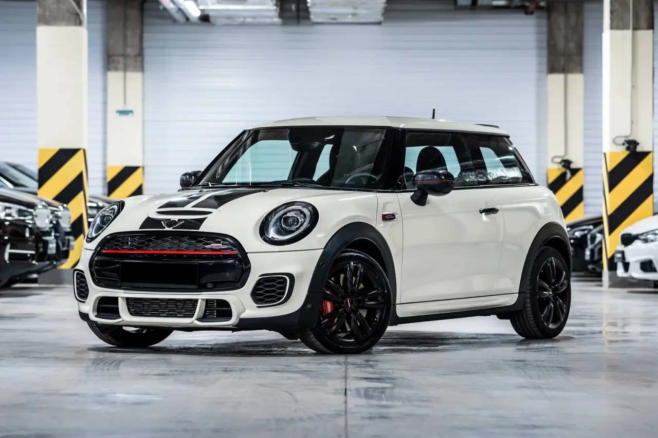 Mini hatch john cooper works Ivory