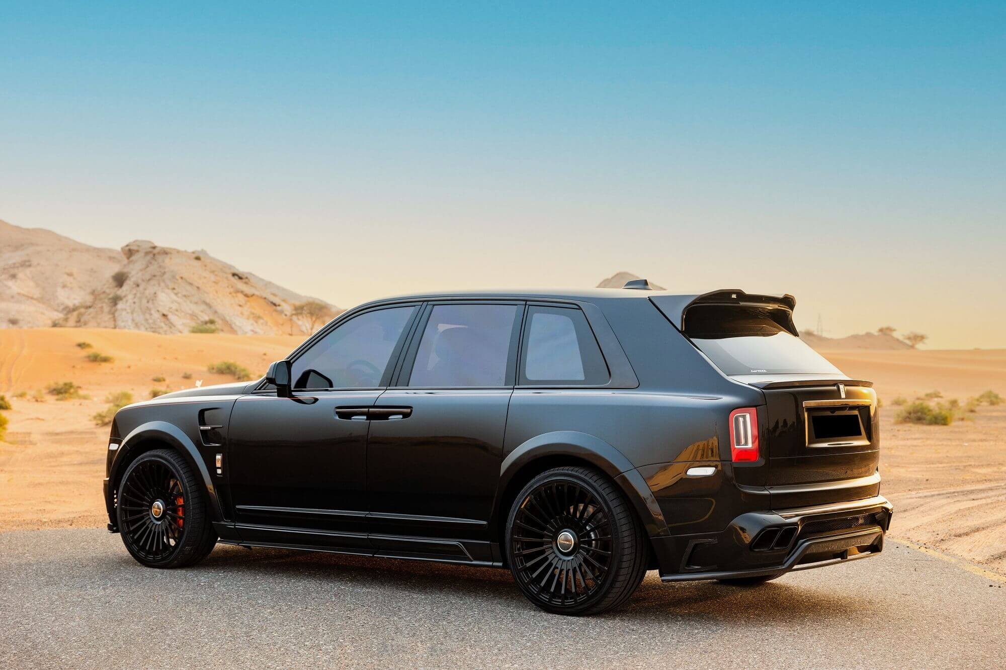 Rolls Royce Cullinan Mansory Black