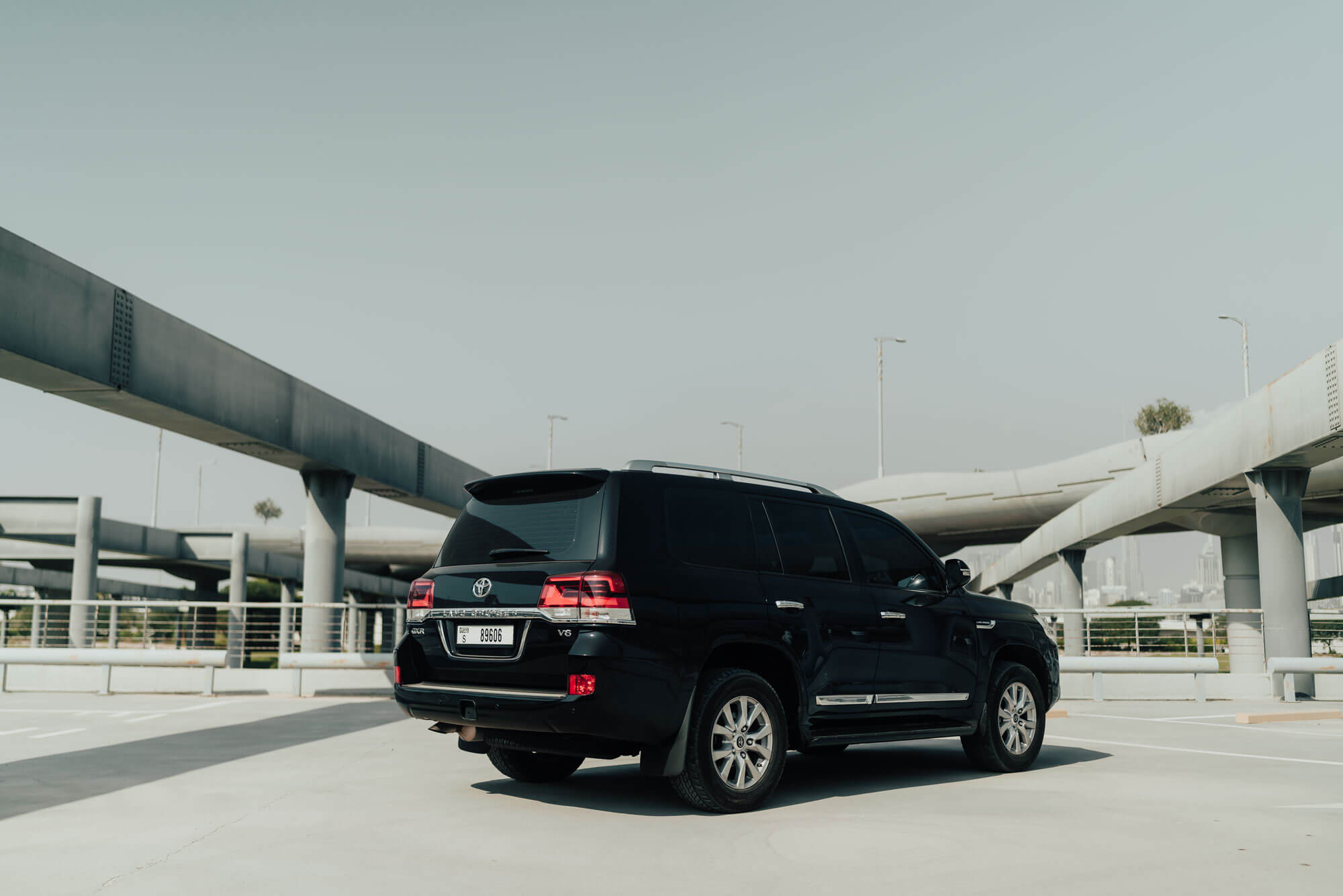 Toyota Land Cruiser 200 Black