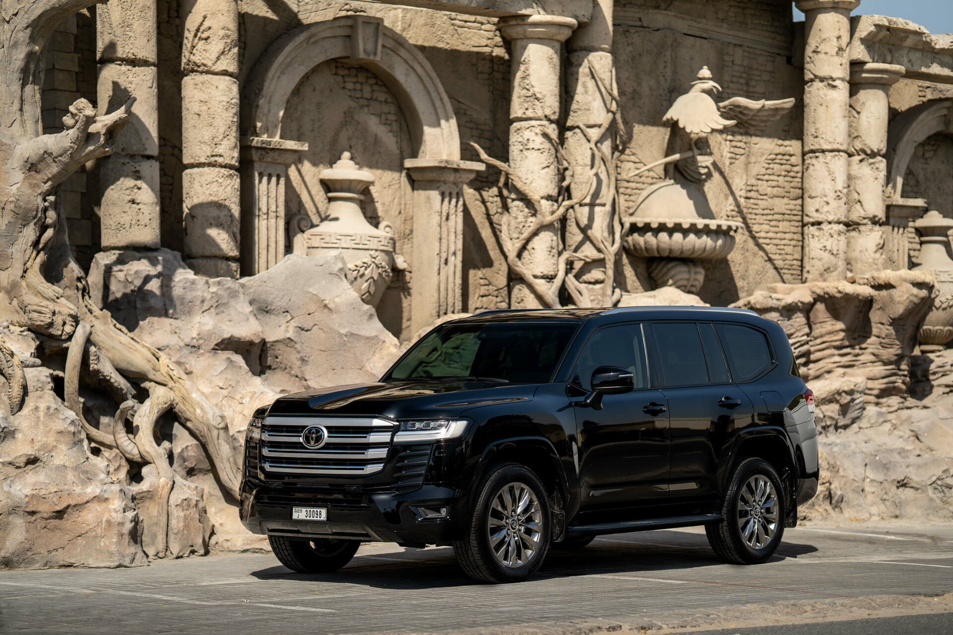 Toyota Land Cruiser 300 Black 2023