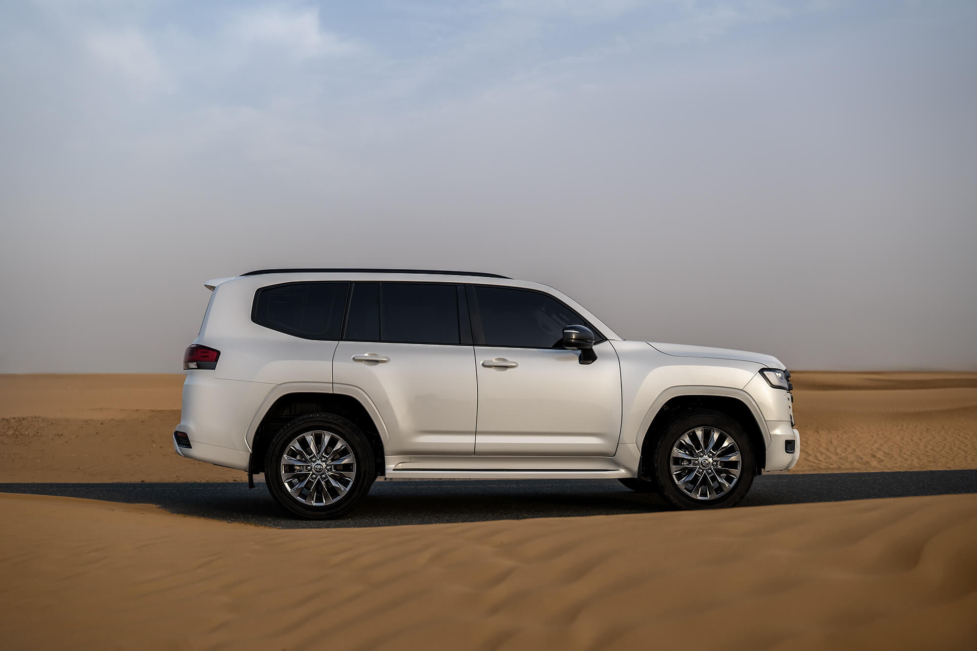 Toyota Land Cruiser 300 White 2022