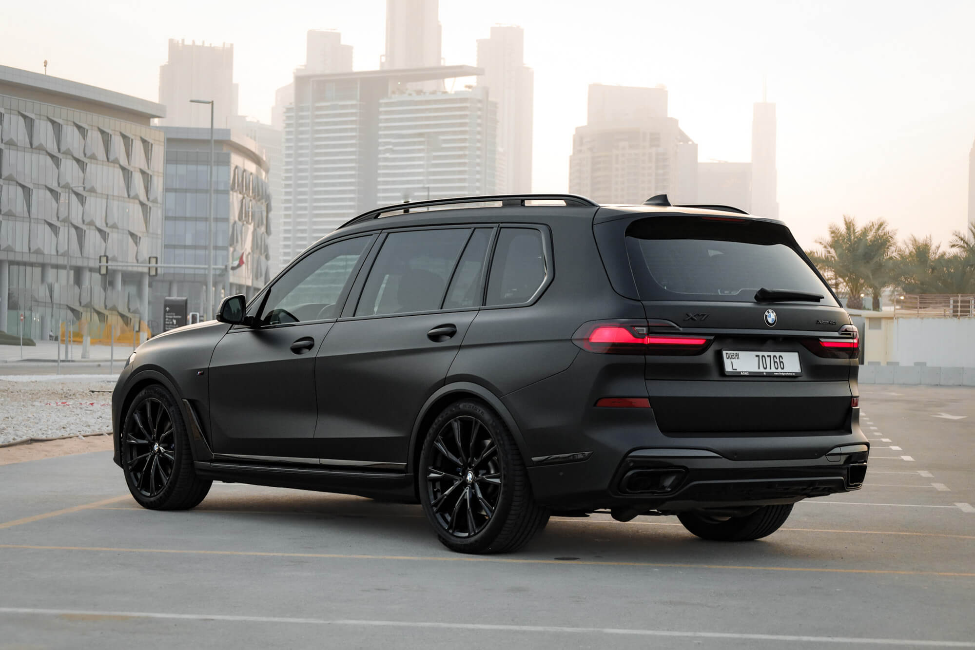 BMW X7 40i Black