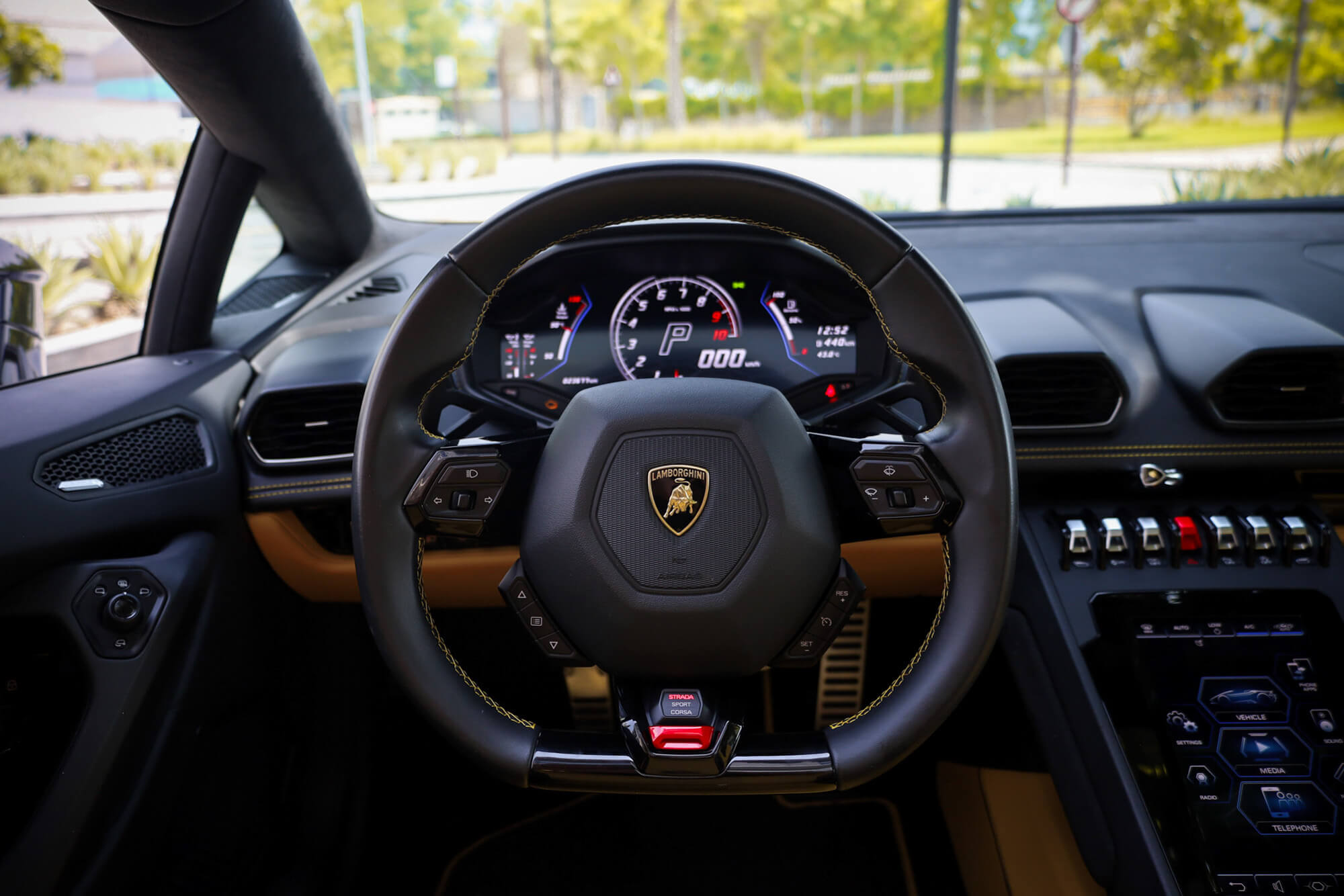 Lamborghini Huracan Evo Spyder Violet