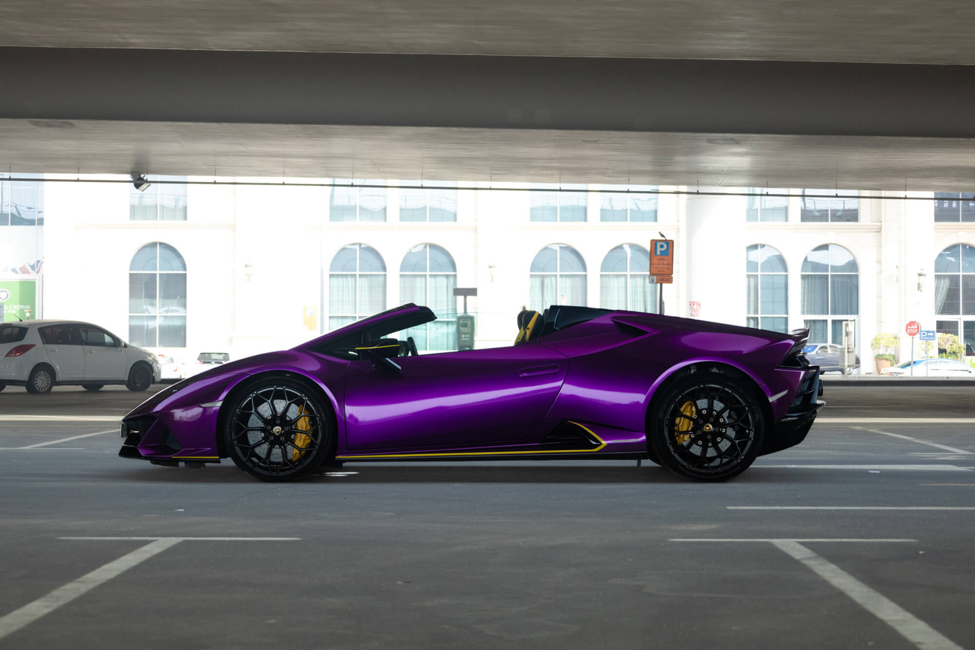 Lamborghini Huracan Evo Spyder Violet