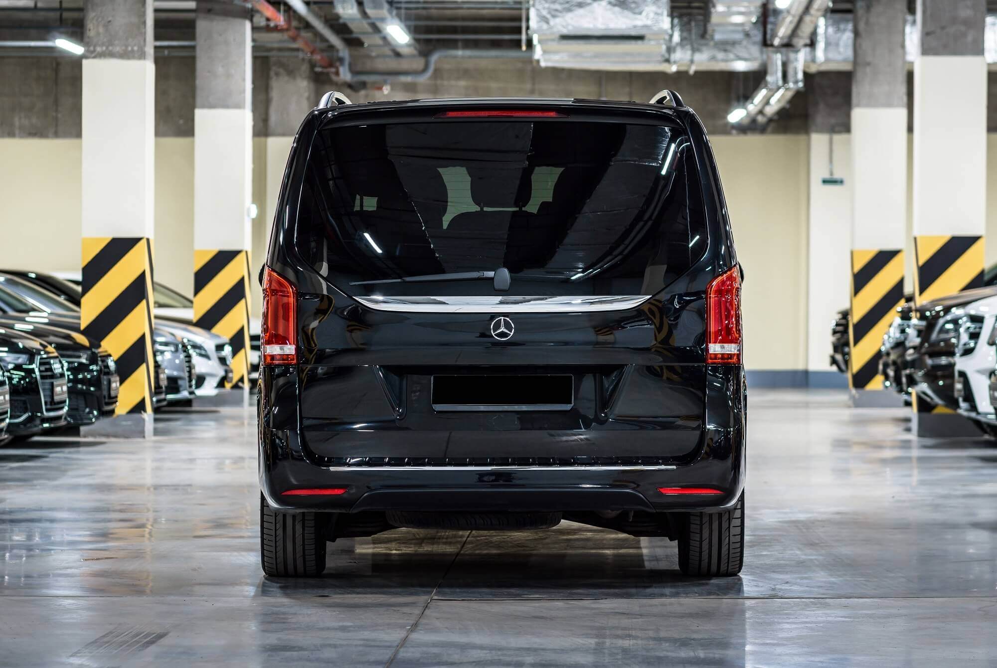 Mercedes Benz V-class XL Black