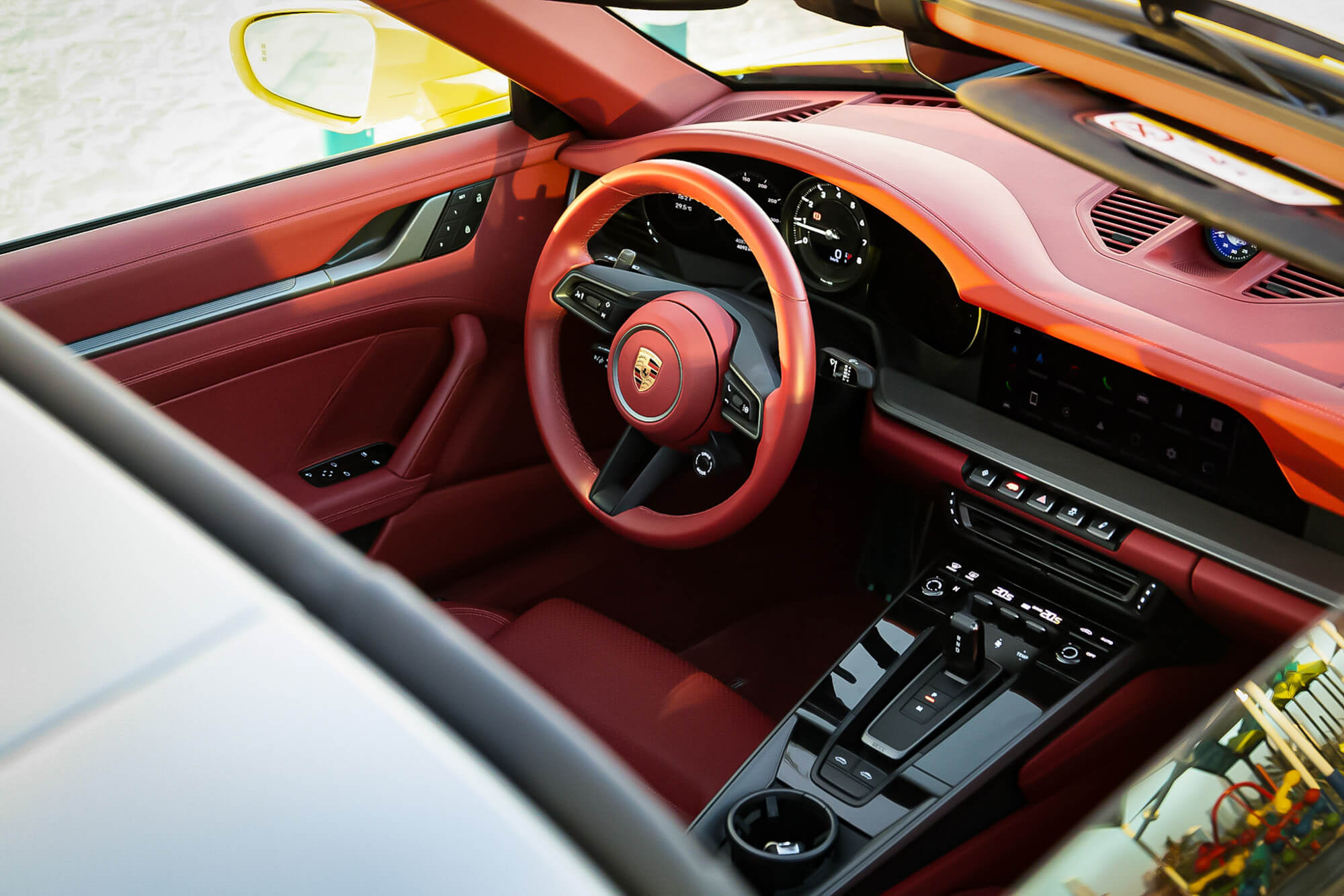 Porsche 911 Targa 4 Yellow