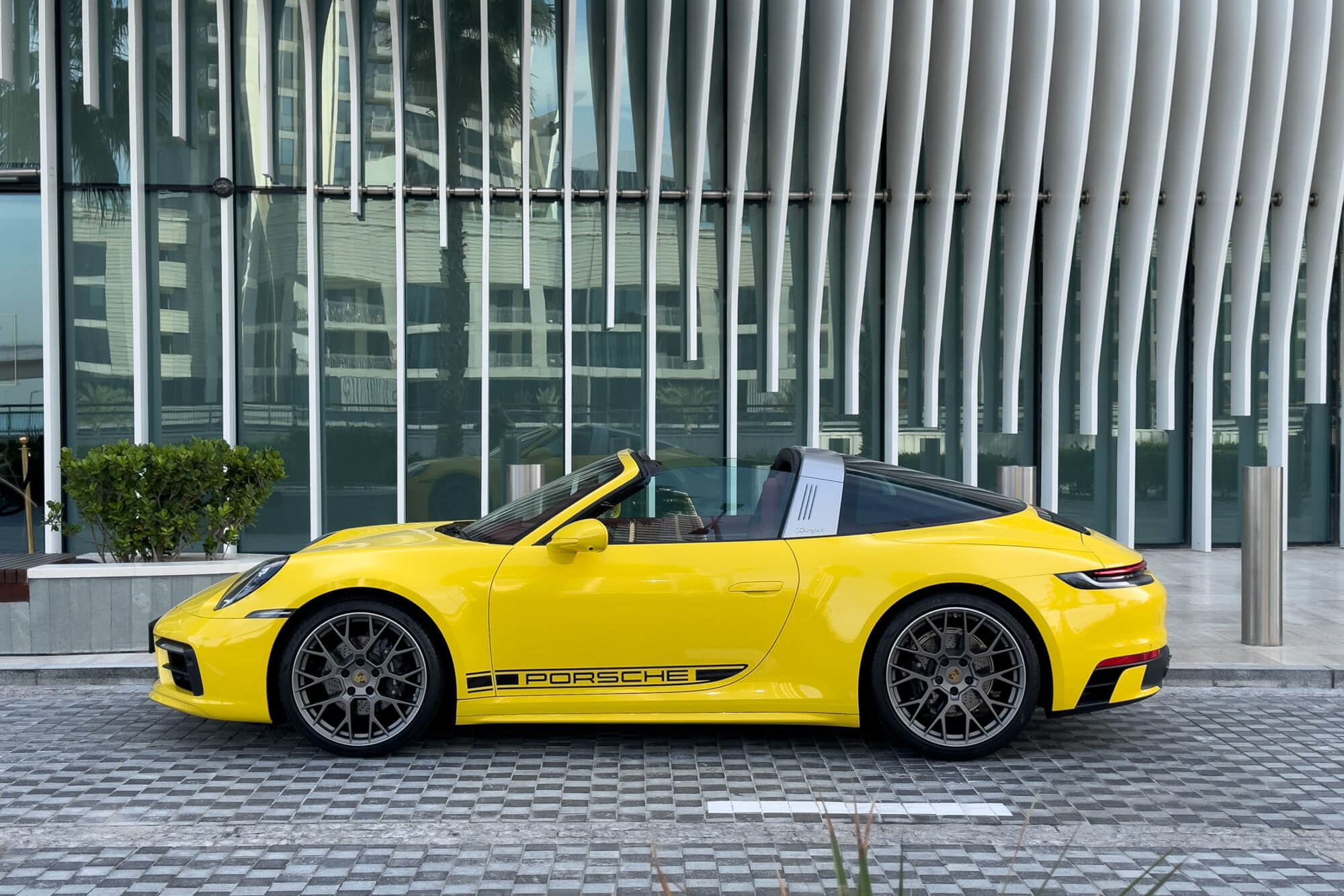 Porsche 911 Targa 4 Yellow