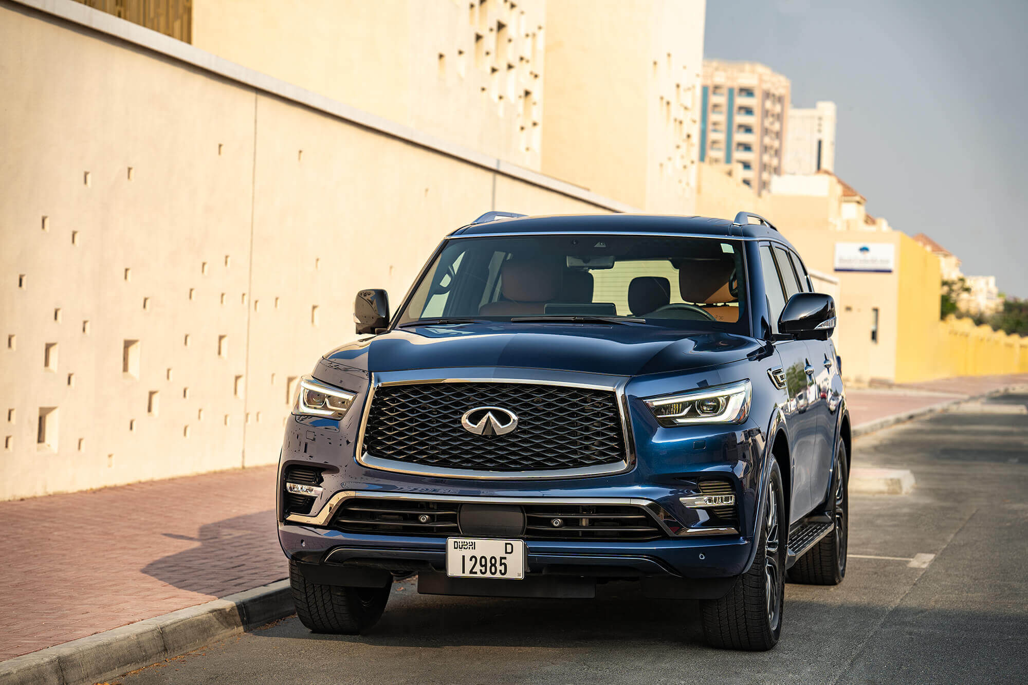 Infiniti QX 80 Blue