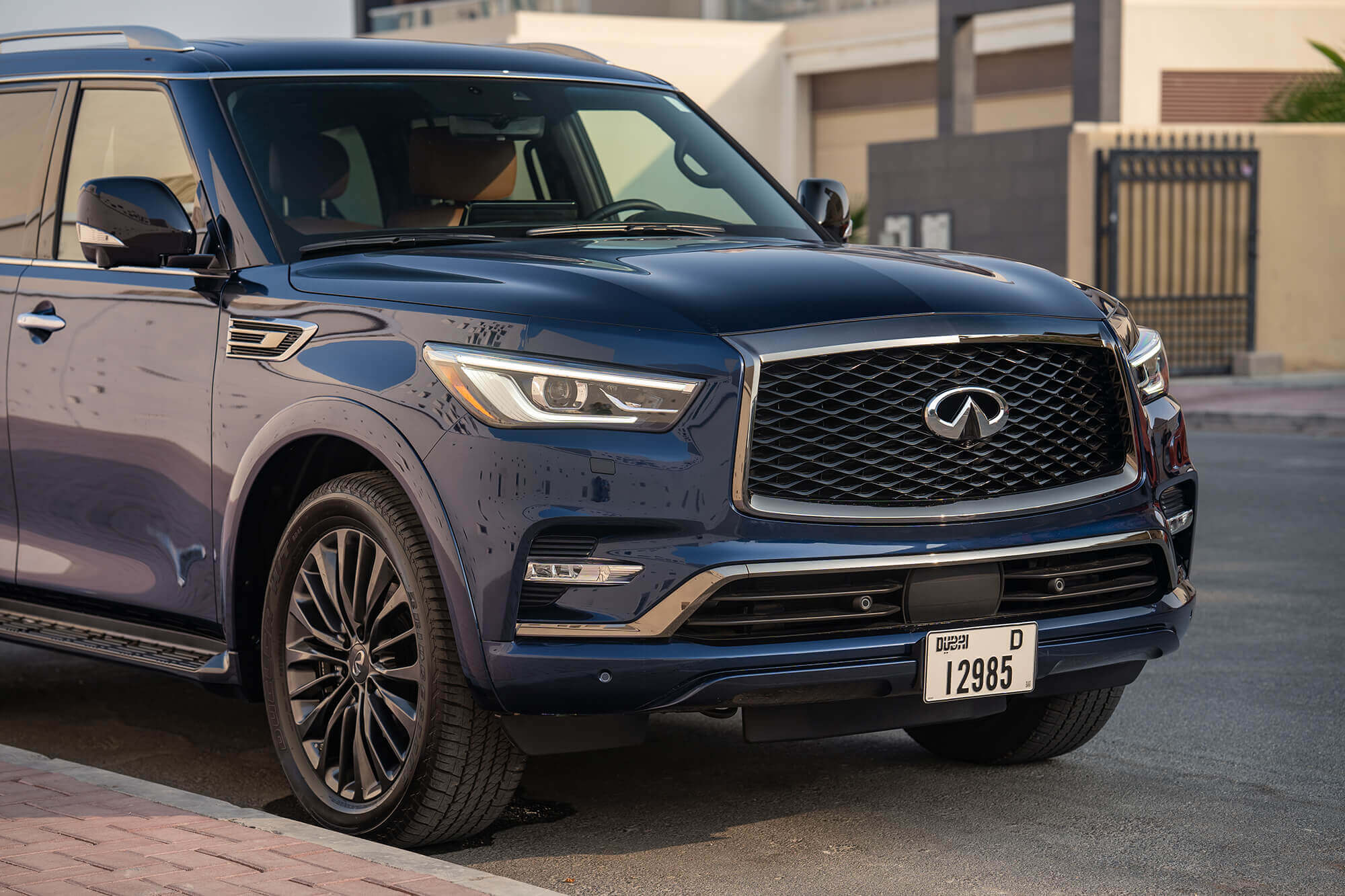 Infiniti QX 80 Blue