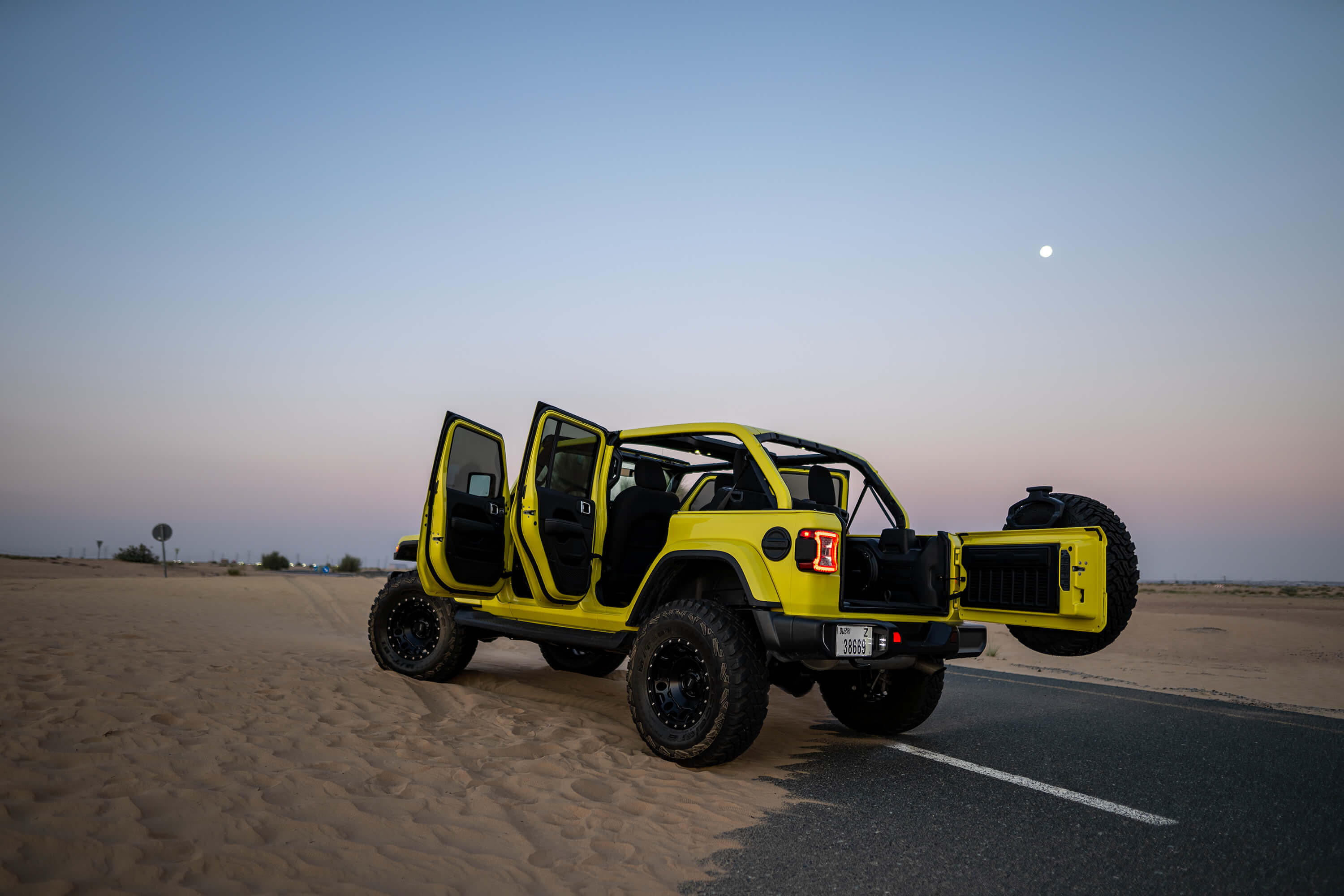 Jeep Wrangler Yellow 2023