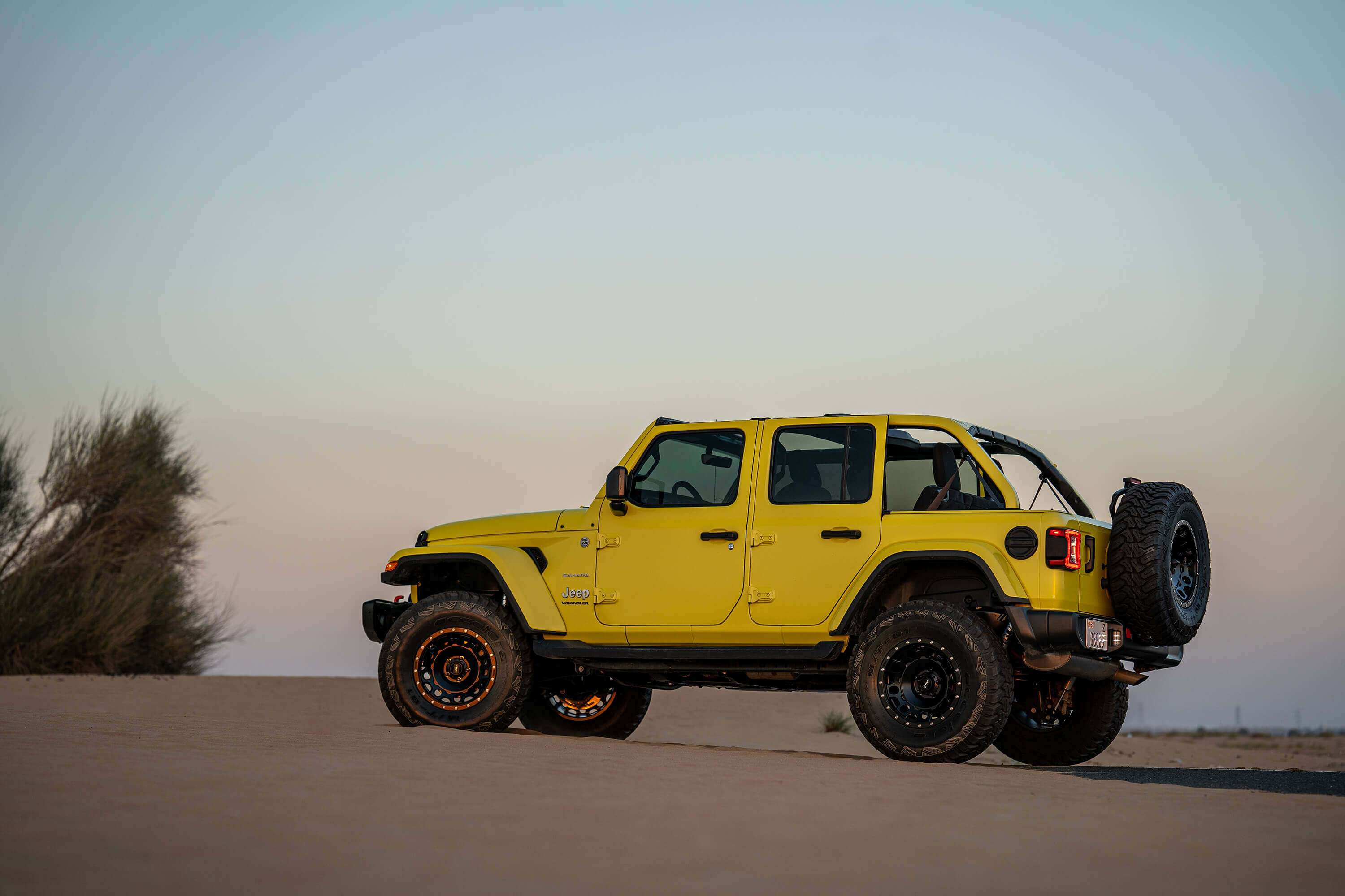 Jeep Wrangler Yellow 2023