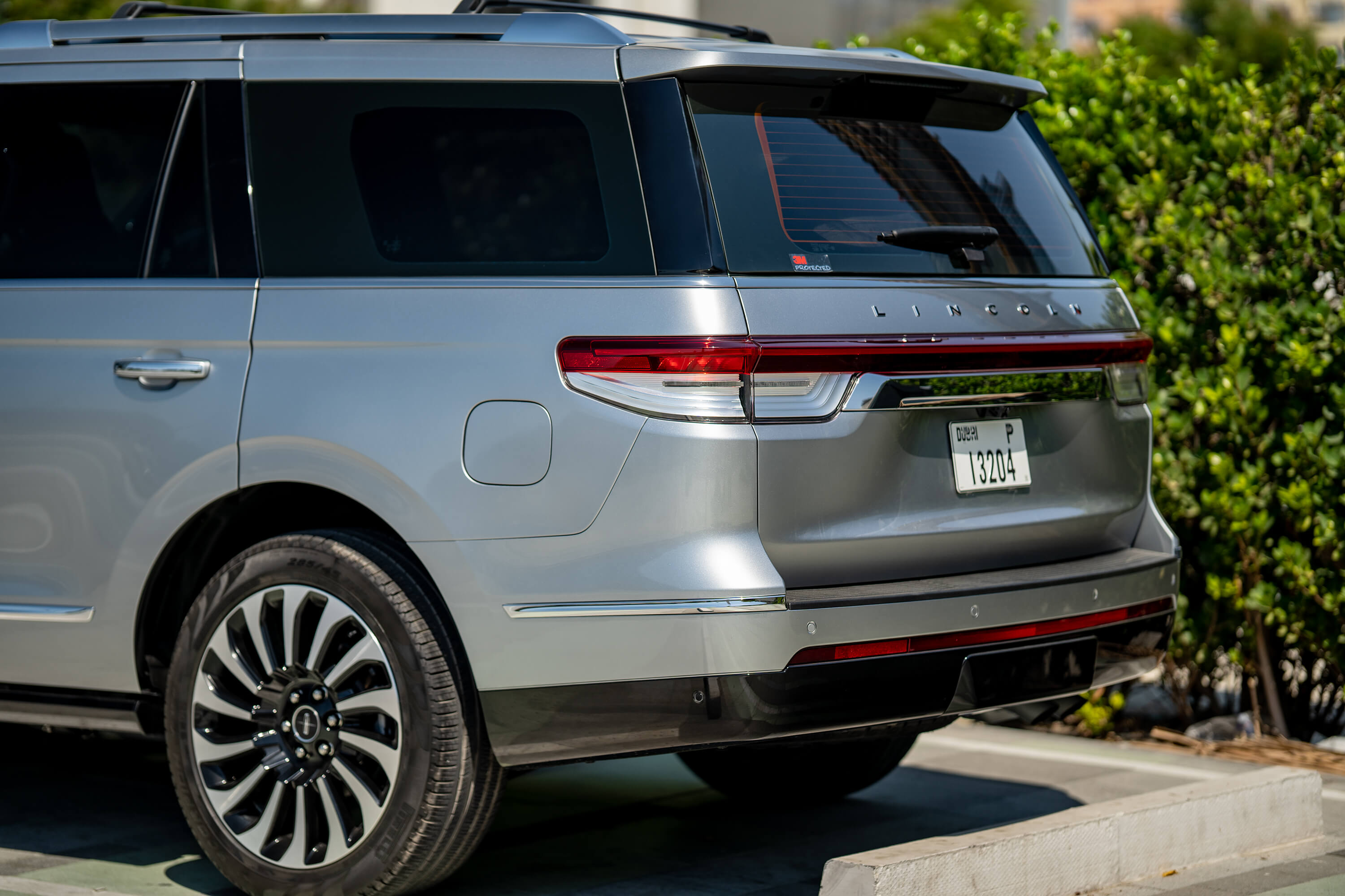 Lincoln Navigator Silver