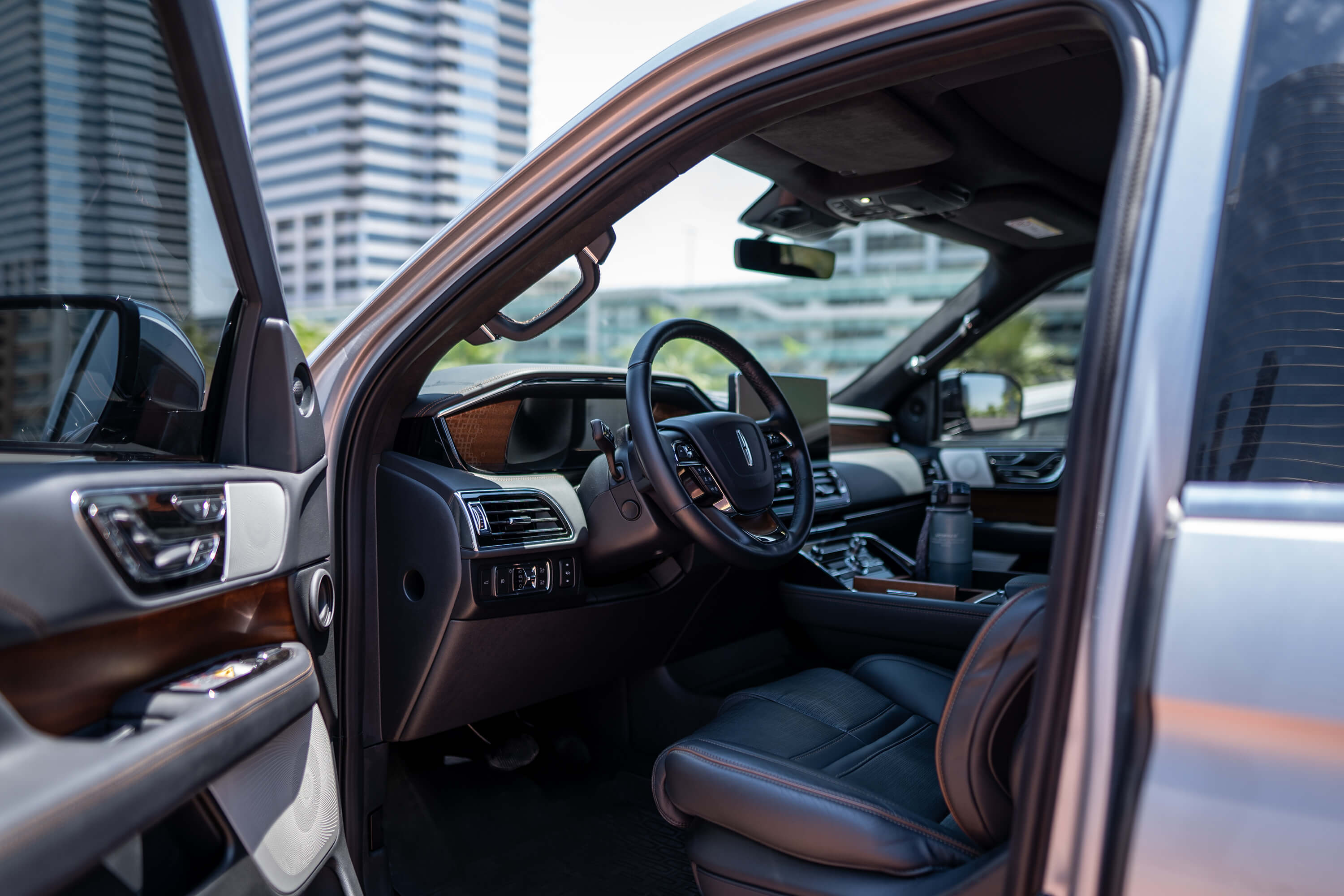 Lincoln Navigator Silver