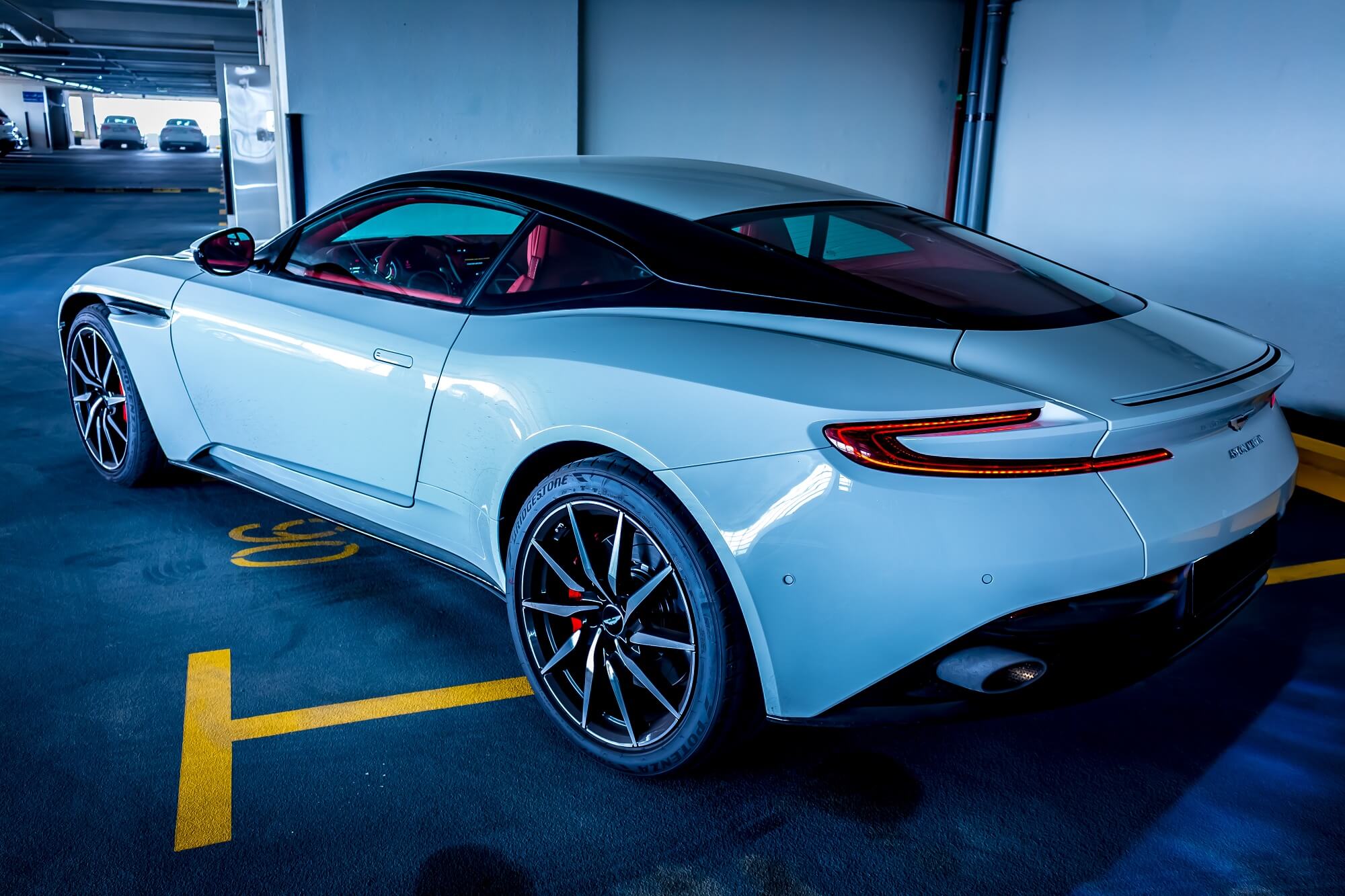 Aston Martin DB11 White