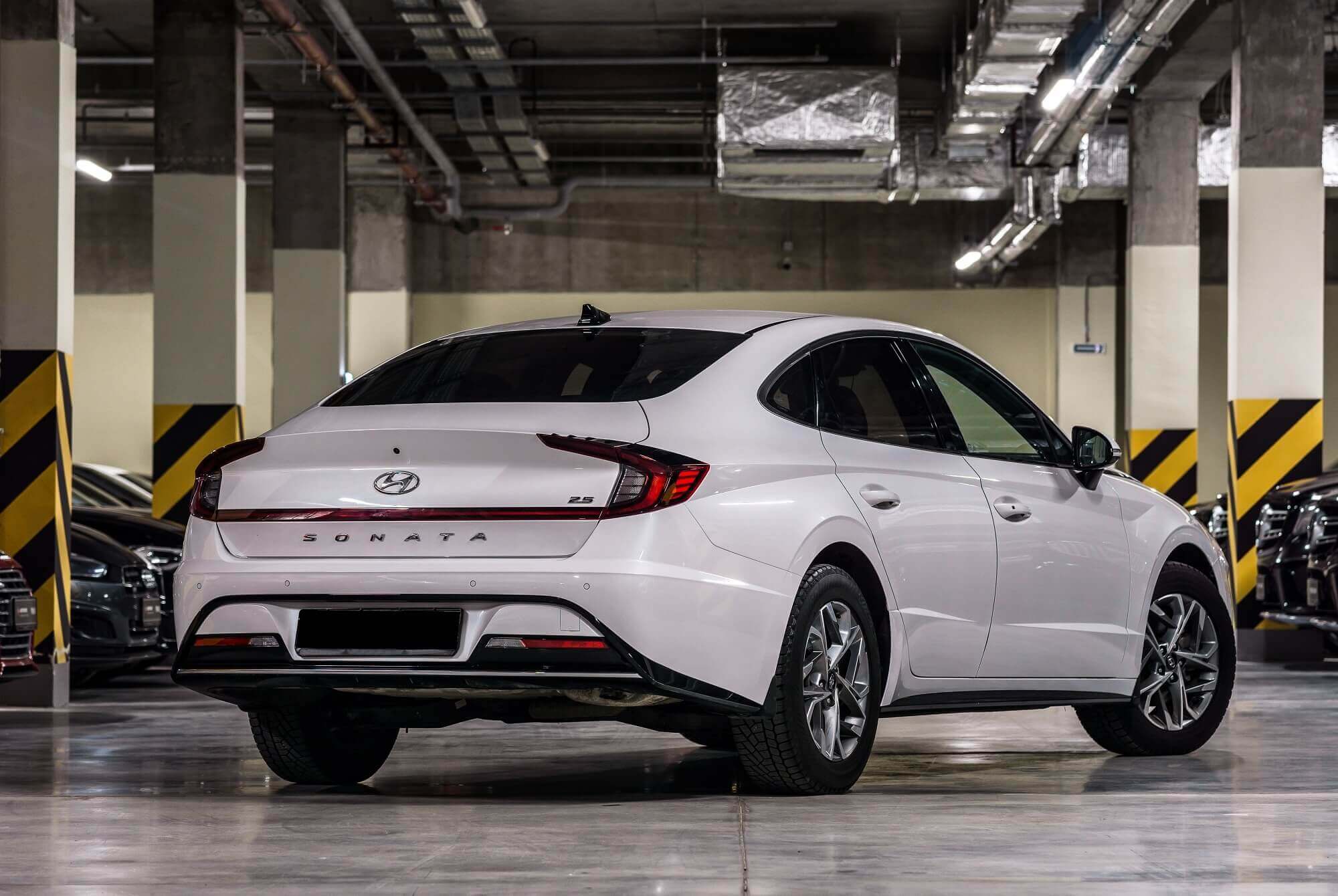 Hyundai Sonata White