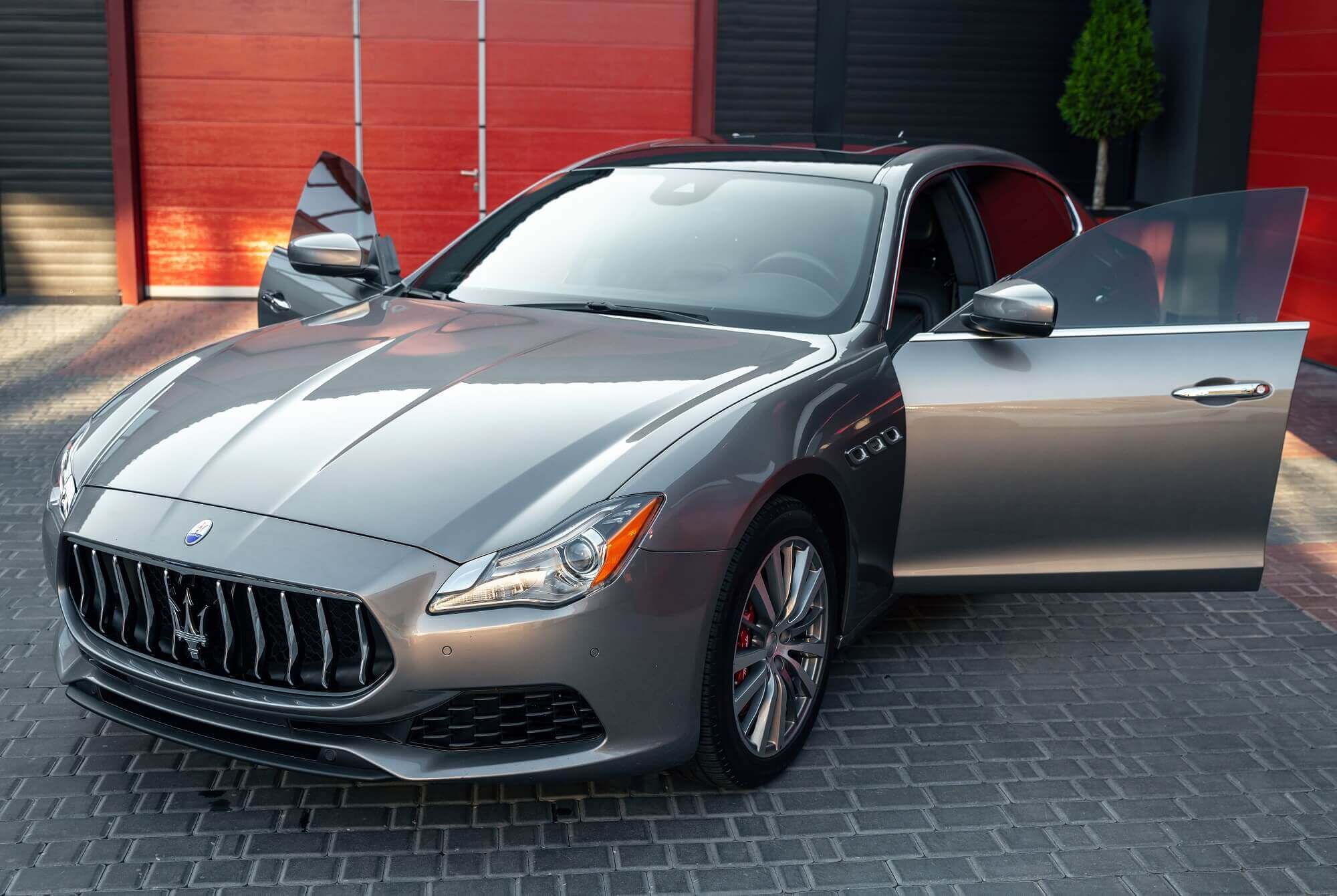 Maserati Ghibli Grey