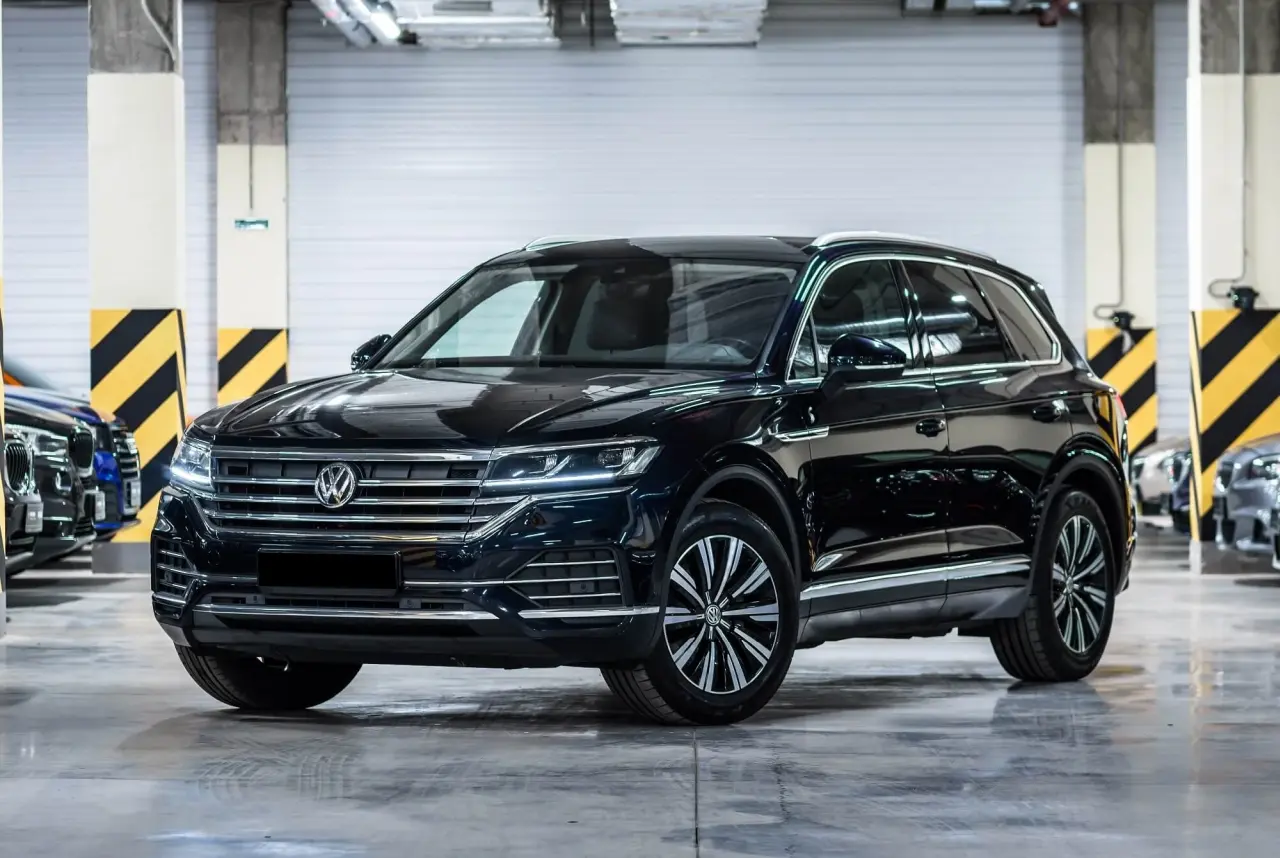 Volkswagen Touareg Blue